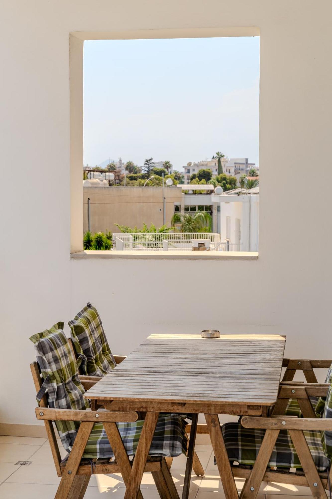 Blue Dawn Center Flat Apartment Larnaca Luaran gambar