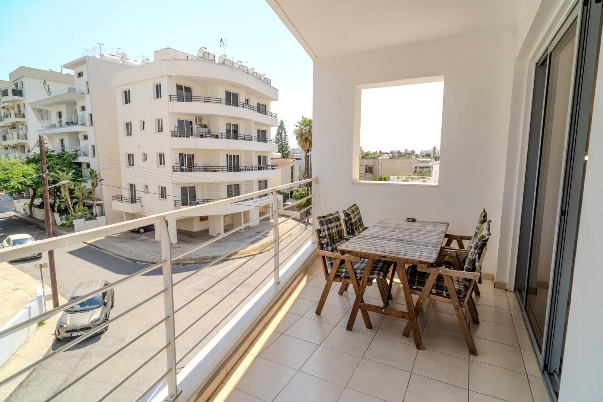 Blue Dawn Center Flat Apartment Larnaca Luaran gambar