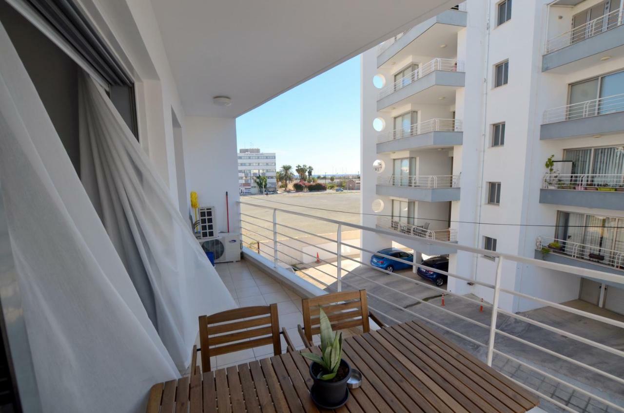 Blue Dawn Center Flat Apartment Larnaca Luaran gambar